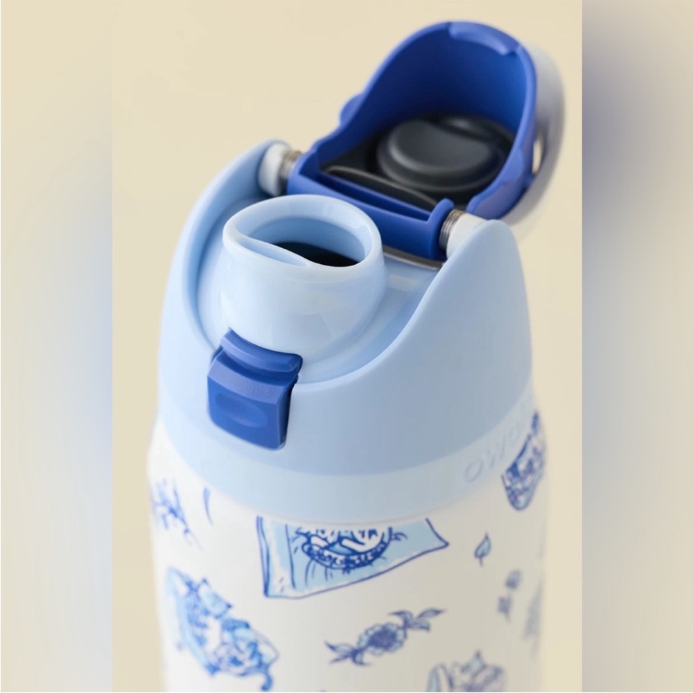 Owala Urban Outfitters Exclusive Delft Cat Print FreeSip 32 oz Water Bottle - Picture 3 of 10